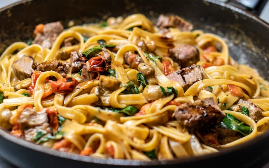 A bowl of pasta